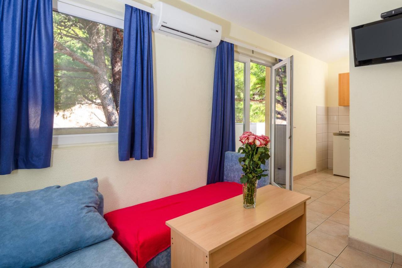 Apartments & Restaurant Galeb Marusici  Exterior photo
